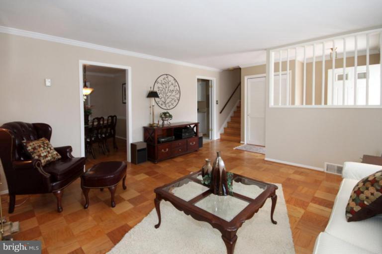 7408 Elgar Street Springfield, VA 22151 - Photo 4 of 30 Living Room #2