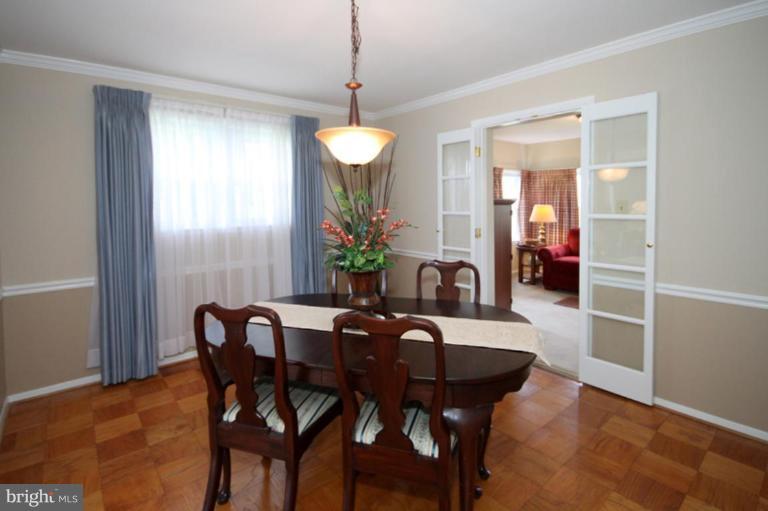 7408 Elgar Street Springfield, VA 22151 - Photo 7 of 30 Dining Room