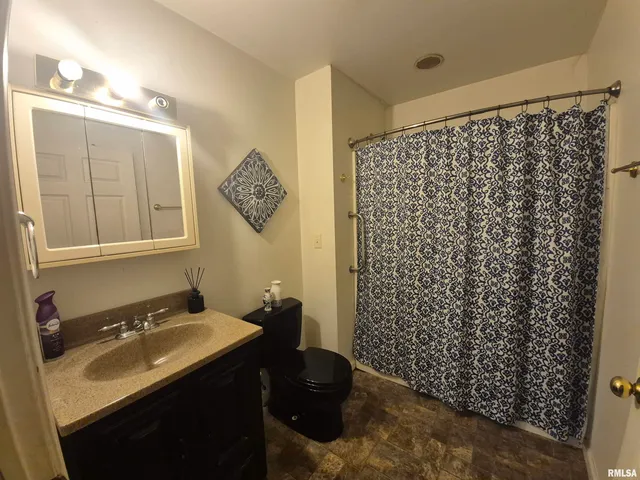 $92,500 | 1116 South Land Street, Harrisburg, IL 62946