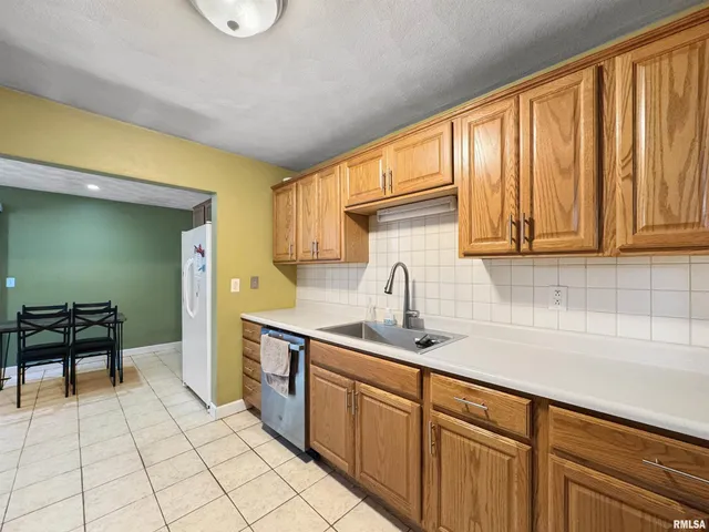 $140,000 | 2908 North Saint Philomena Court, Peoria, IL 61604