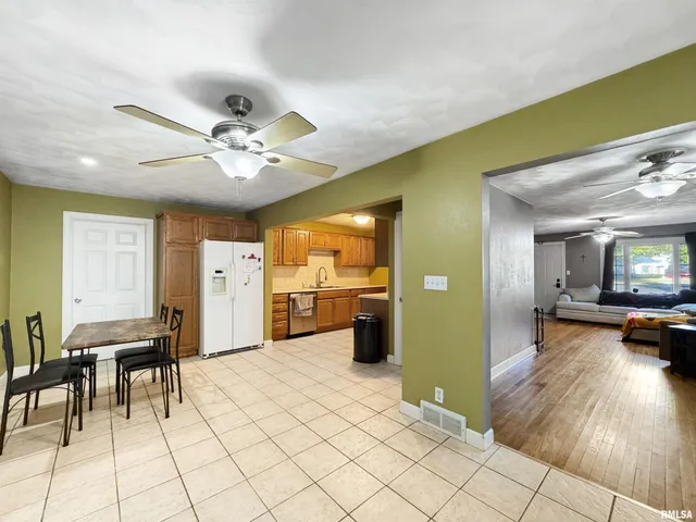 $140,000 | 2908 North Saint Philomena Court, Peoria, IL 61604