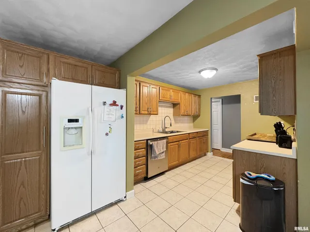 $140,000 | 2908 North Saint Philomena Court, Peoria, IL 61604