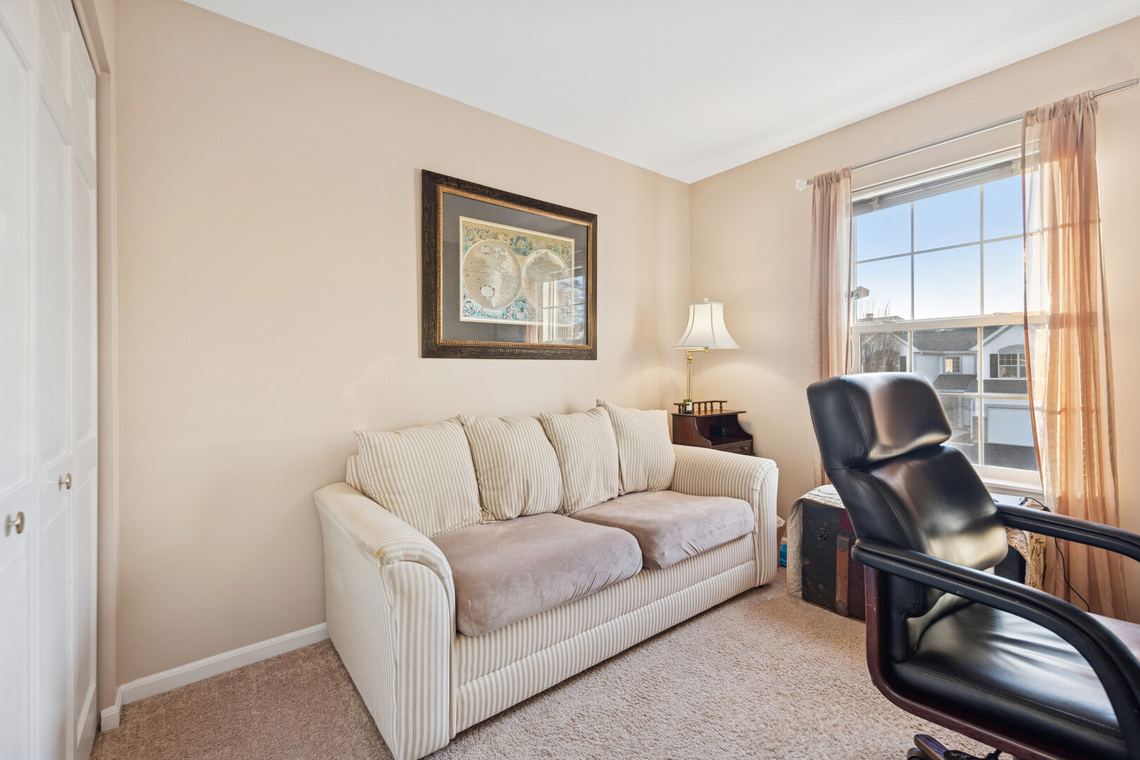 1301 Filly Lane Bartlett, IL 60103 - Photo 14 of 17 a living room with furniture