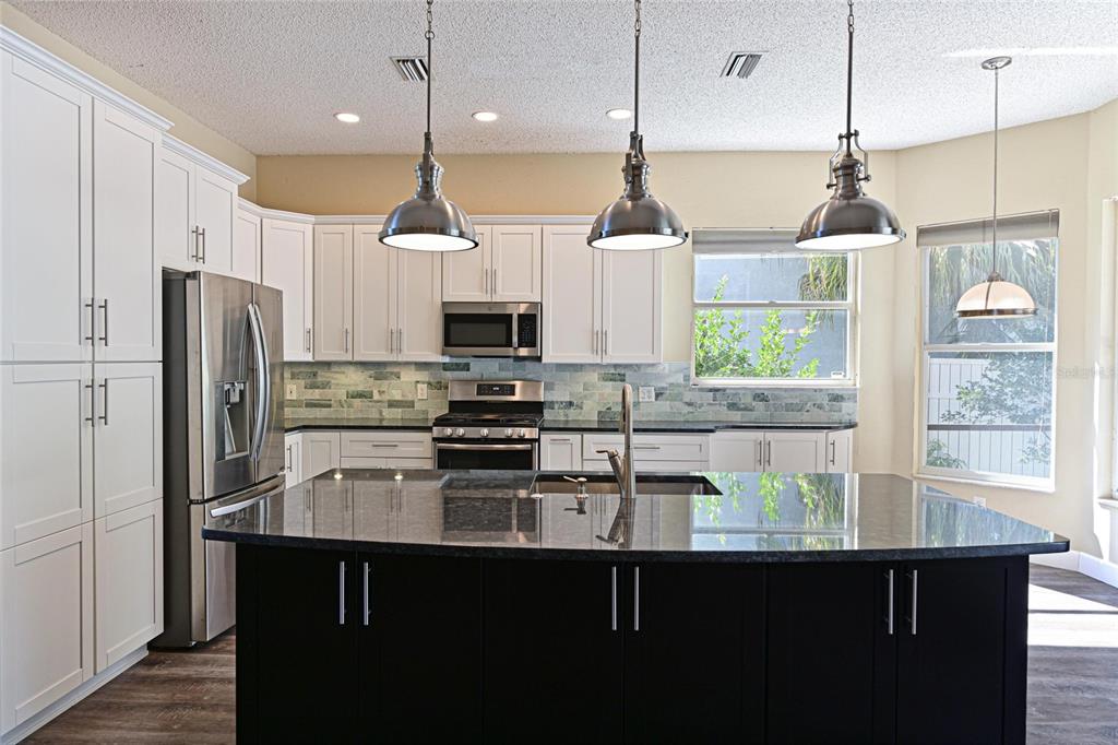 6248 Tupelo Trail Lakewood Ranch, FL 34202 - Photo 11 of 53