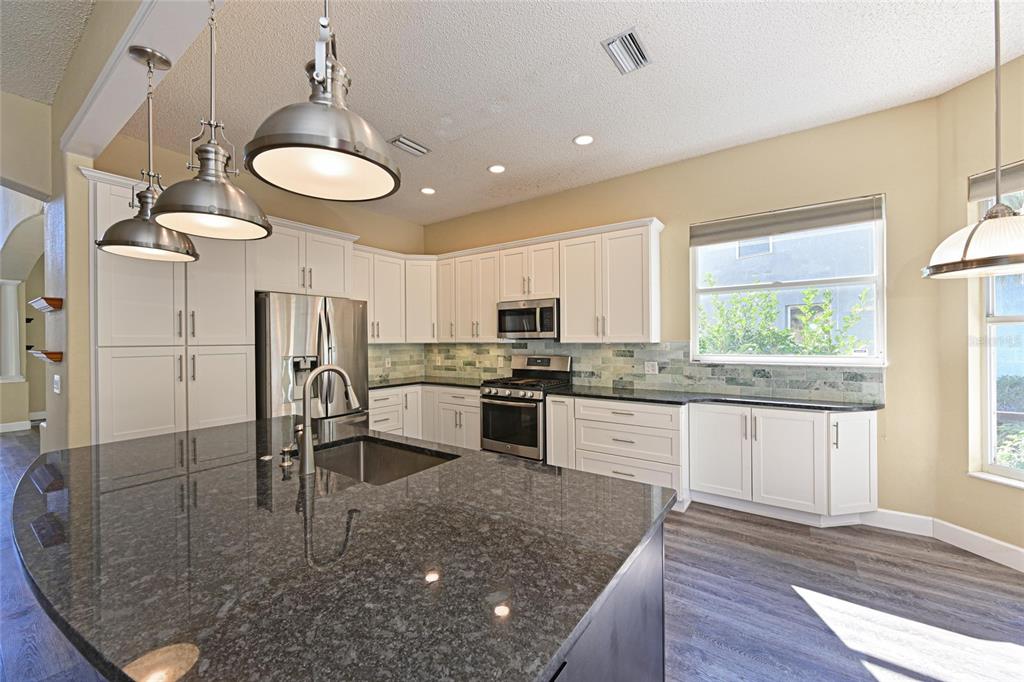 6248 Tupelo Trail Lakewood Ranch, FL 34202 - Photo 12 of 53