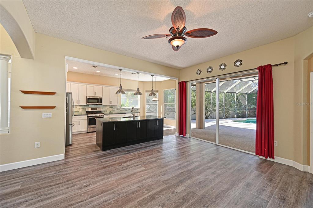 6248 Tupelo Trail Lakewood Ranch, FL 34202 - Photo 10 of 53