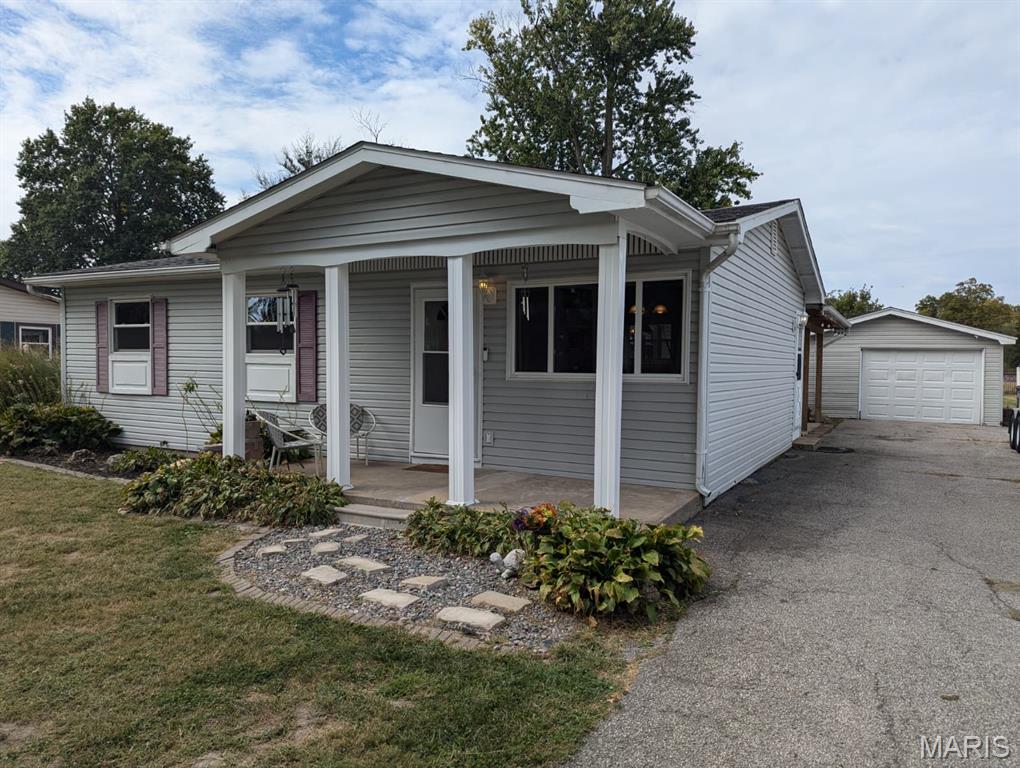 15315 North Humbert Road Brighton, IL 62012 - Photo 1 of 27 Gallery Image 1