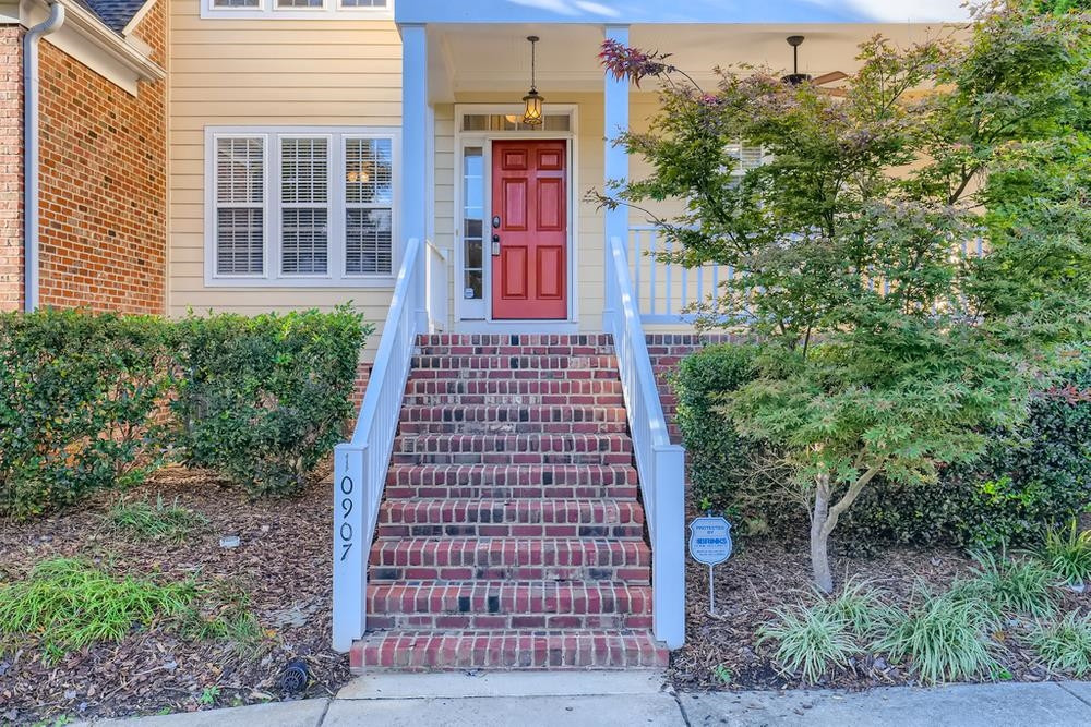 10907 Flower Bed Court Raleigh, NC 27614 - Photo 3 of 28 front view of a house