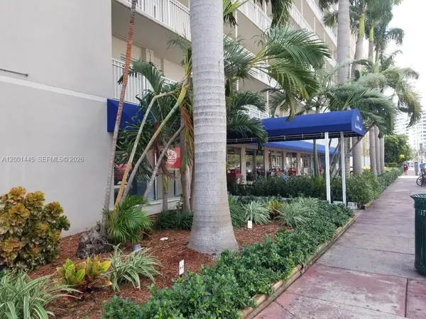 $450,000 | 1300 Lincoln Road, Unit A301, Miami Beach, FL 33139