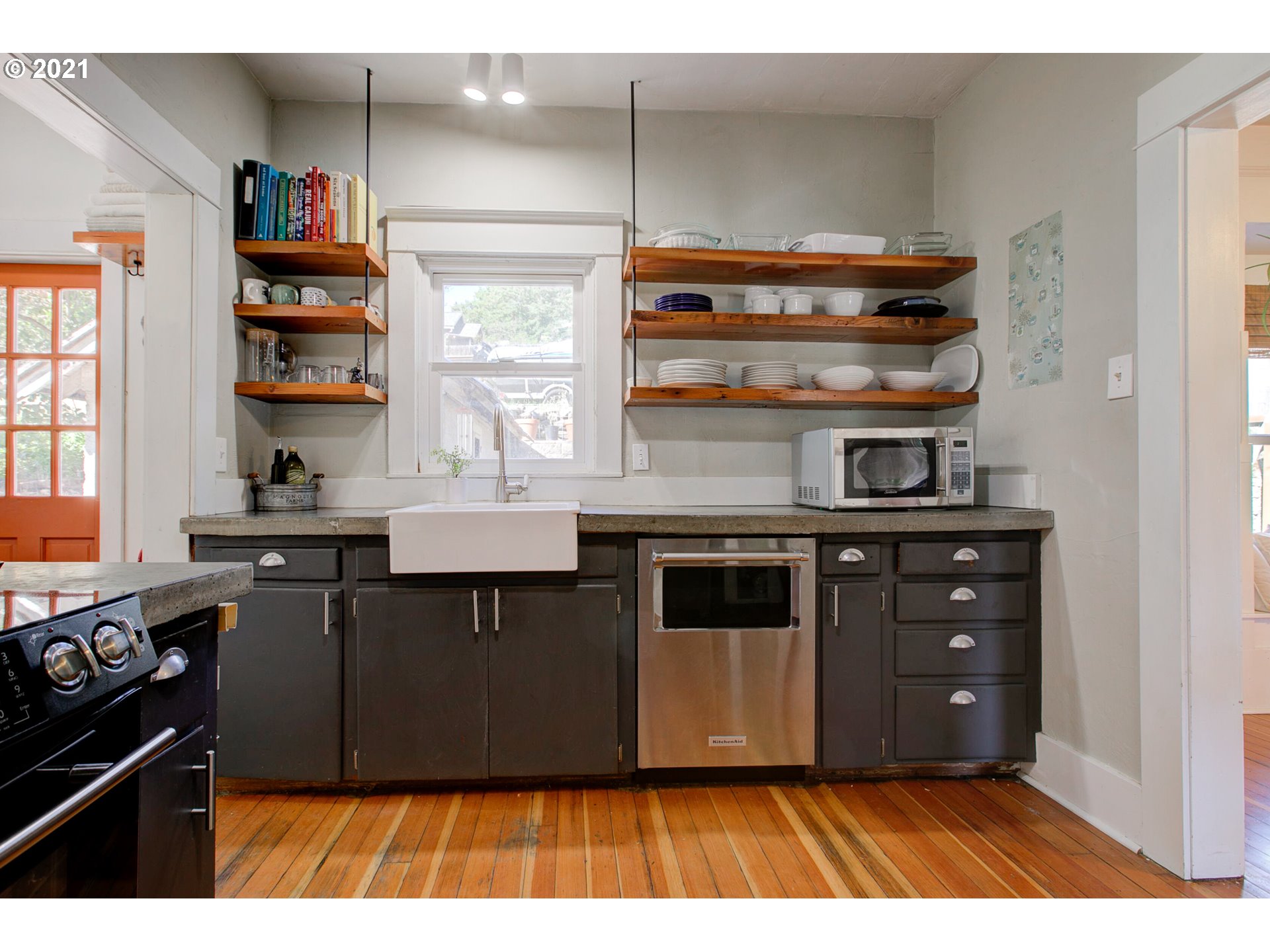 407 3rd Street Lyle, WA 98635 - Photo 11 of 32 Gallery Image 11