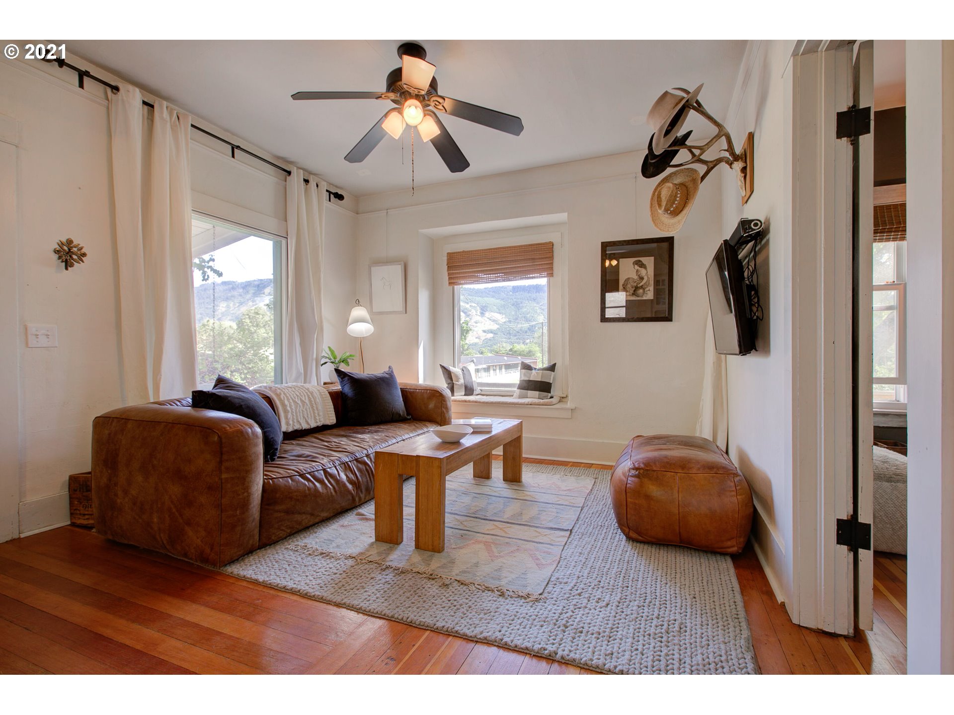 407 3rd Street Lyle, WA 98635 - Photo 3 of 32 Gallery Image 3