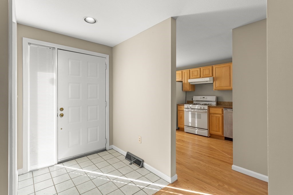 144 Stone Ridge Road, Unit 144 Franklin, MA 02038 - Photo 5 of 35 Gallery Image 5