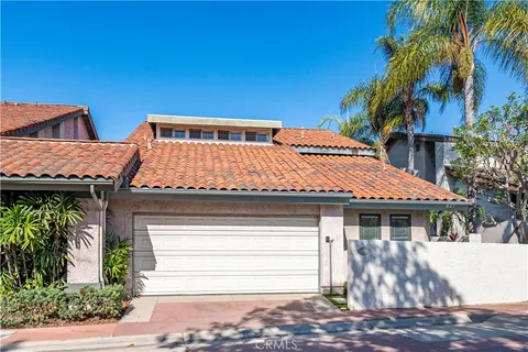 $1,399,000 | 627 Avery Place, Long Beach, CA 90807