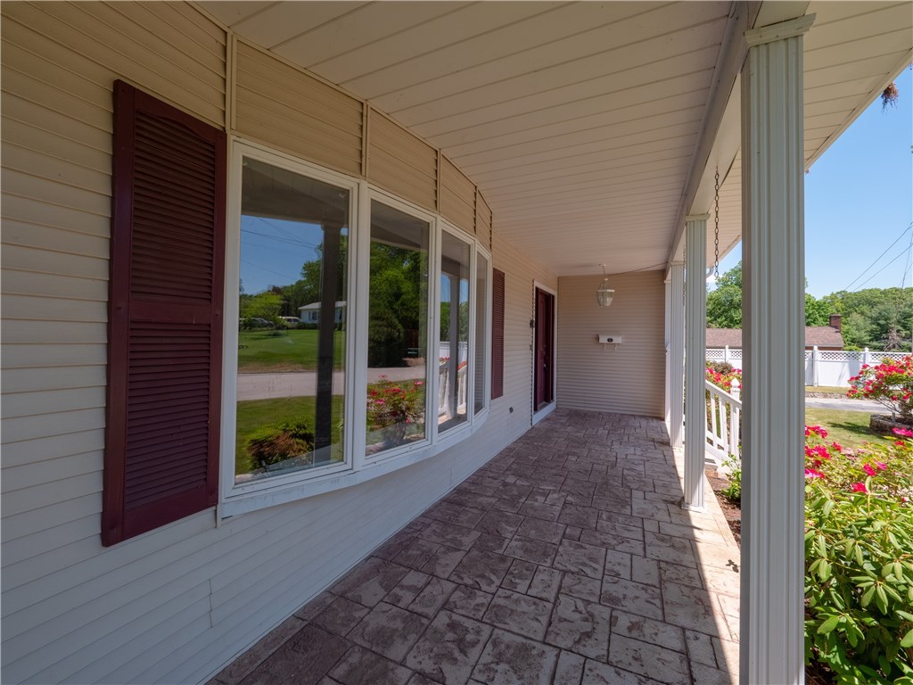 226 Hilton Road Warwick, RI 02889 - Photo 3 of 50