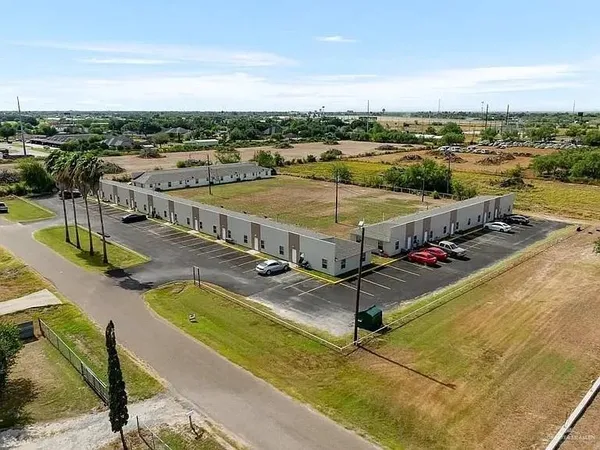 $680 | 221 Mile 1 ¼ Drive, Unit 19, Mission, TX 78572