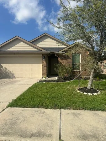 $2,300 | 2743 Bergen Bay Lane, Fresno, TX 77545