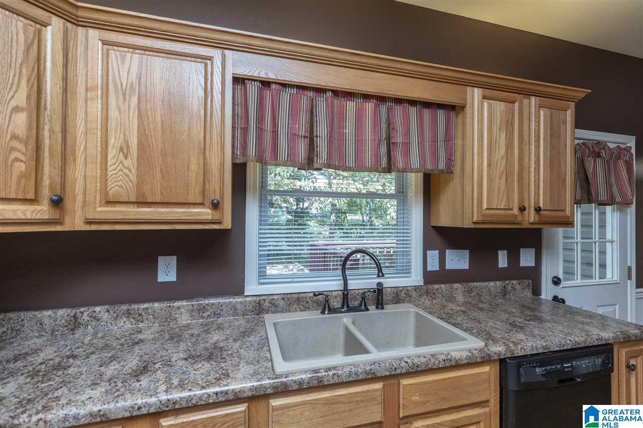 801 Boulder Ridge Circle Birmingham, AL 35244 - Photo 4 of 39