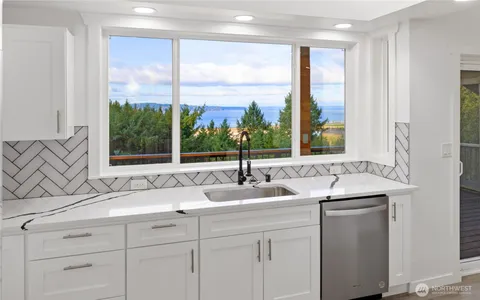 $1,150,000 | 9926 71st Street Southwest, Lakewood, WA 98498