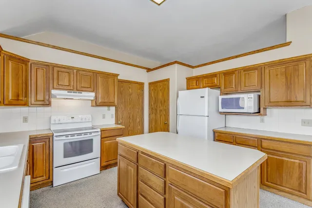 $340,000 | 1067 Northeast 70 Avenue, Kingman, KS 67068