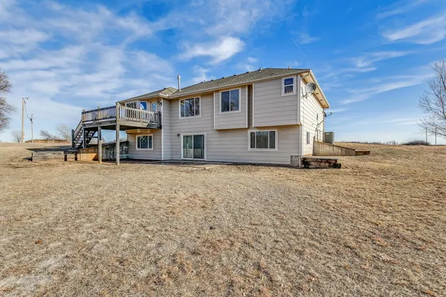 $340,000 | 1067 Northeast 70 Avenue, Kingman, KS 67068