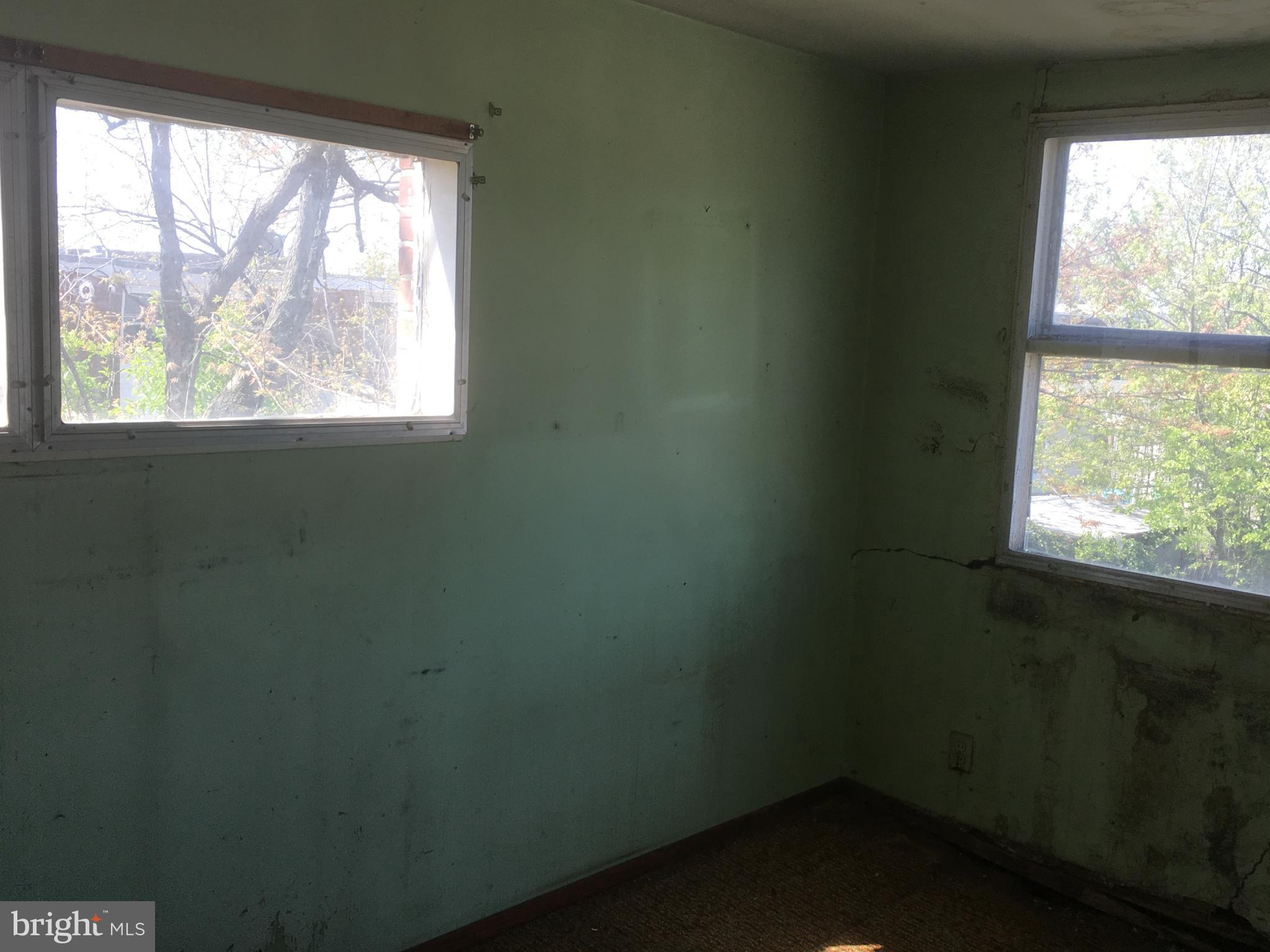 2956 Freeway Baltimore, MD 21227 - Photo 10 of 10 Bedroom