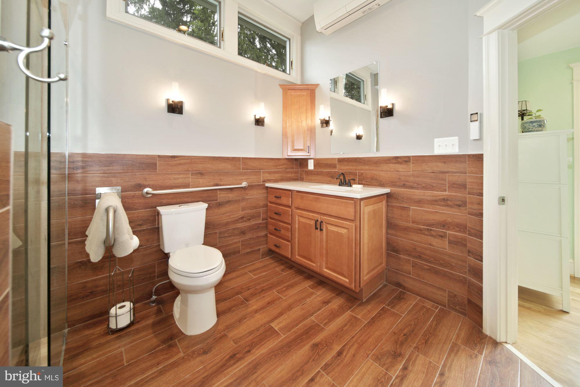 5211 Goddard Road Bethesda, MD 20814 - Photo 27 of 41 Upper level bathroom