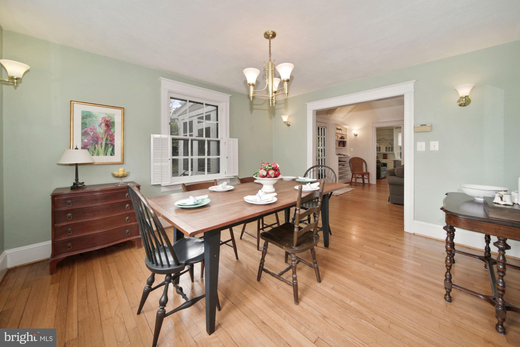 5211 Goddard Road Bethesda, MD 20814 - Photo 7 of 41 Light-filled dining room