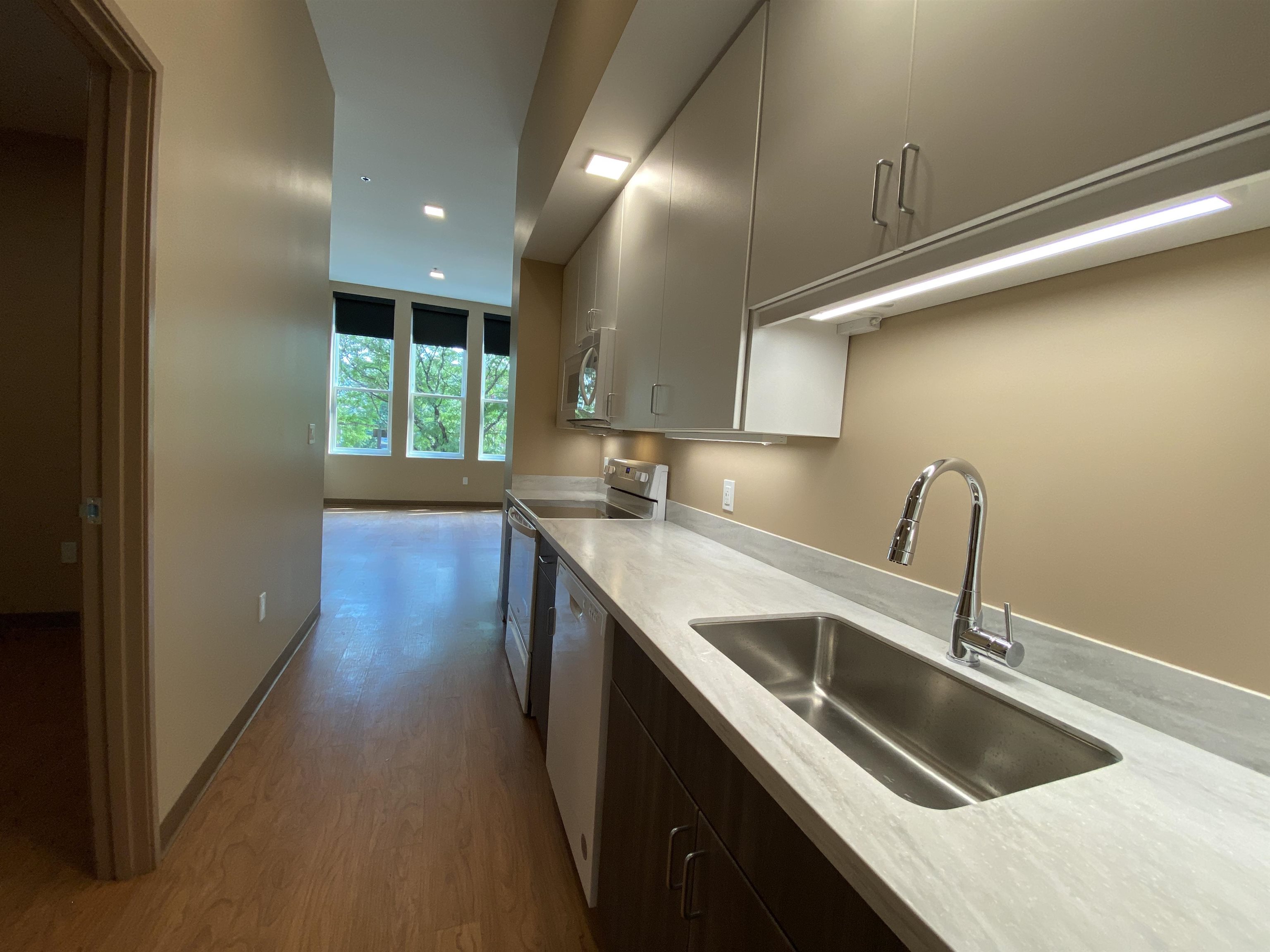 83 Hanover Street, Unit 205 Manchester, NH 03101 - Photo 15 of 37