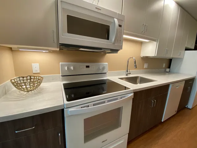 $2,071 | 83 Hanover Street, Unit 205, Manchester, NH 03101