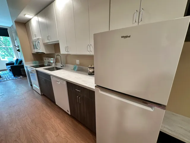 $2,071 | 83 Hanover Street, Unit 205, Manchester, NH 03101