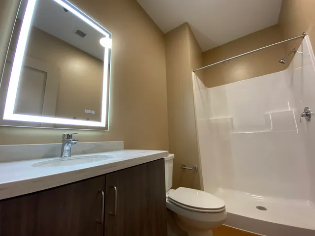 $2,071 | 83 Hanover Street, Unit 205, Manchester, NH 03101