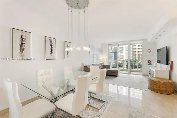 $3,500 | 801 Brickell Key Boulevard, Unit 806, Miami, FL 33131