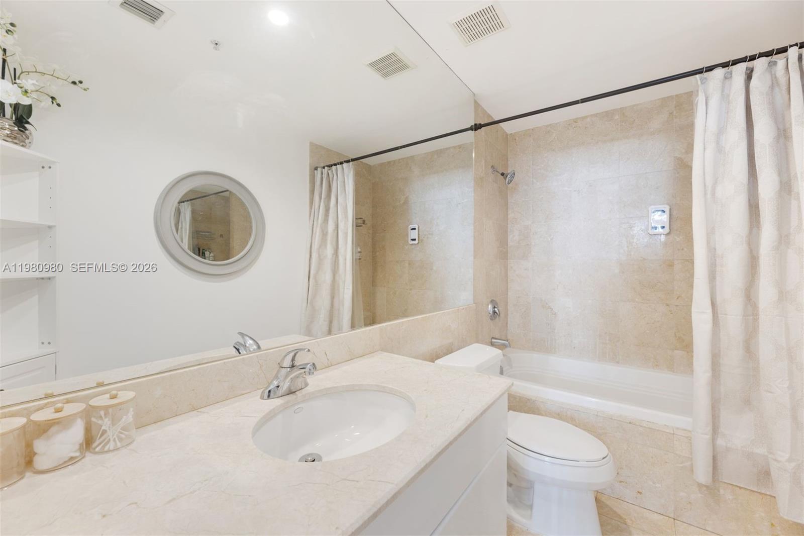 801 Brickell Key Boulevard, Unit 806 Miami, FL 33131 - Photo 11 of 34