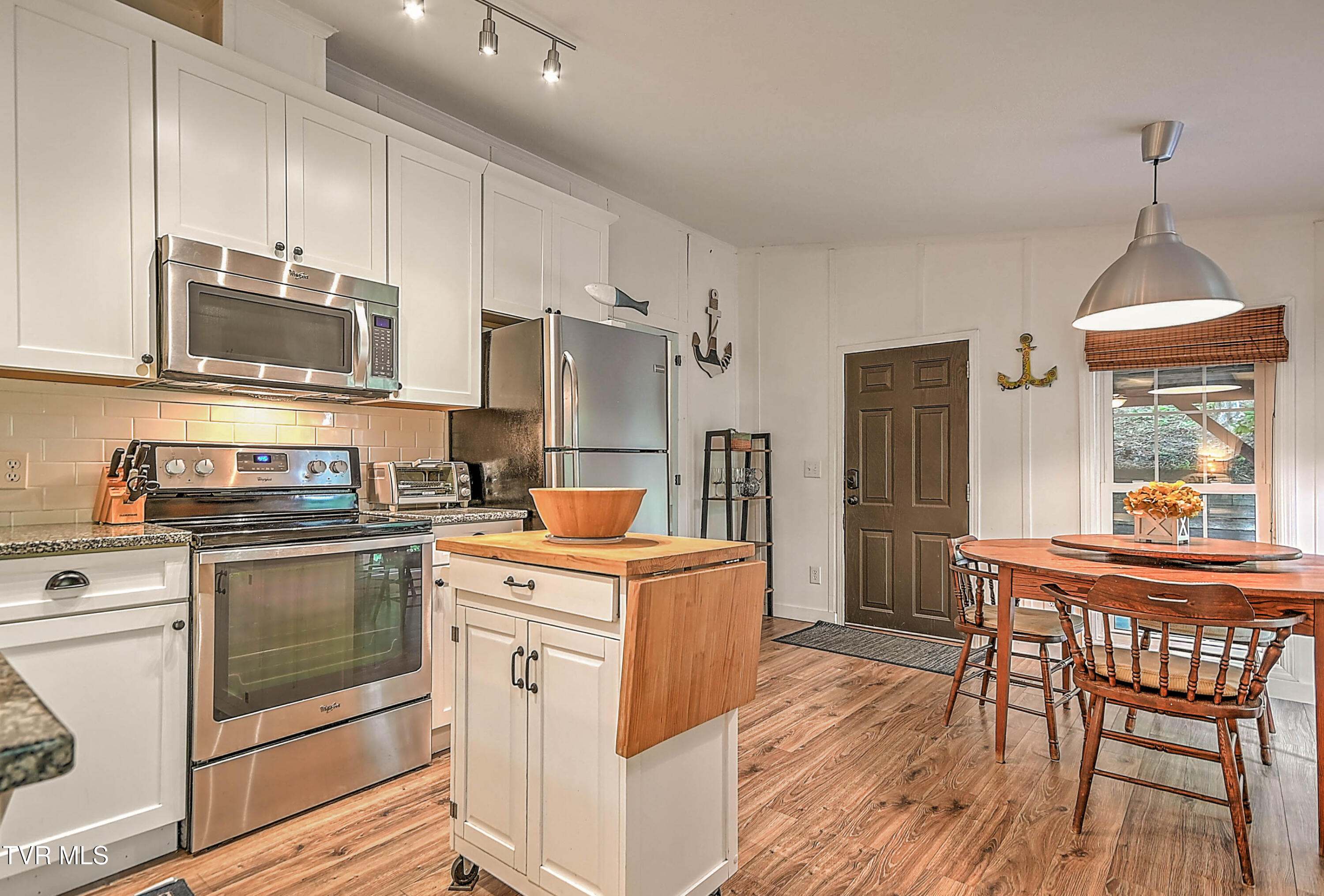 162 Lakeside Drive Butler, TN 37640 - Photo 11 of 45 162 Lakeside DST-14