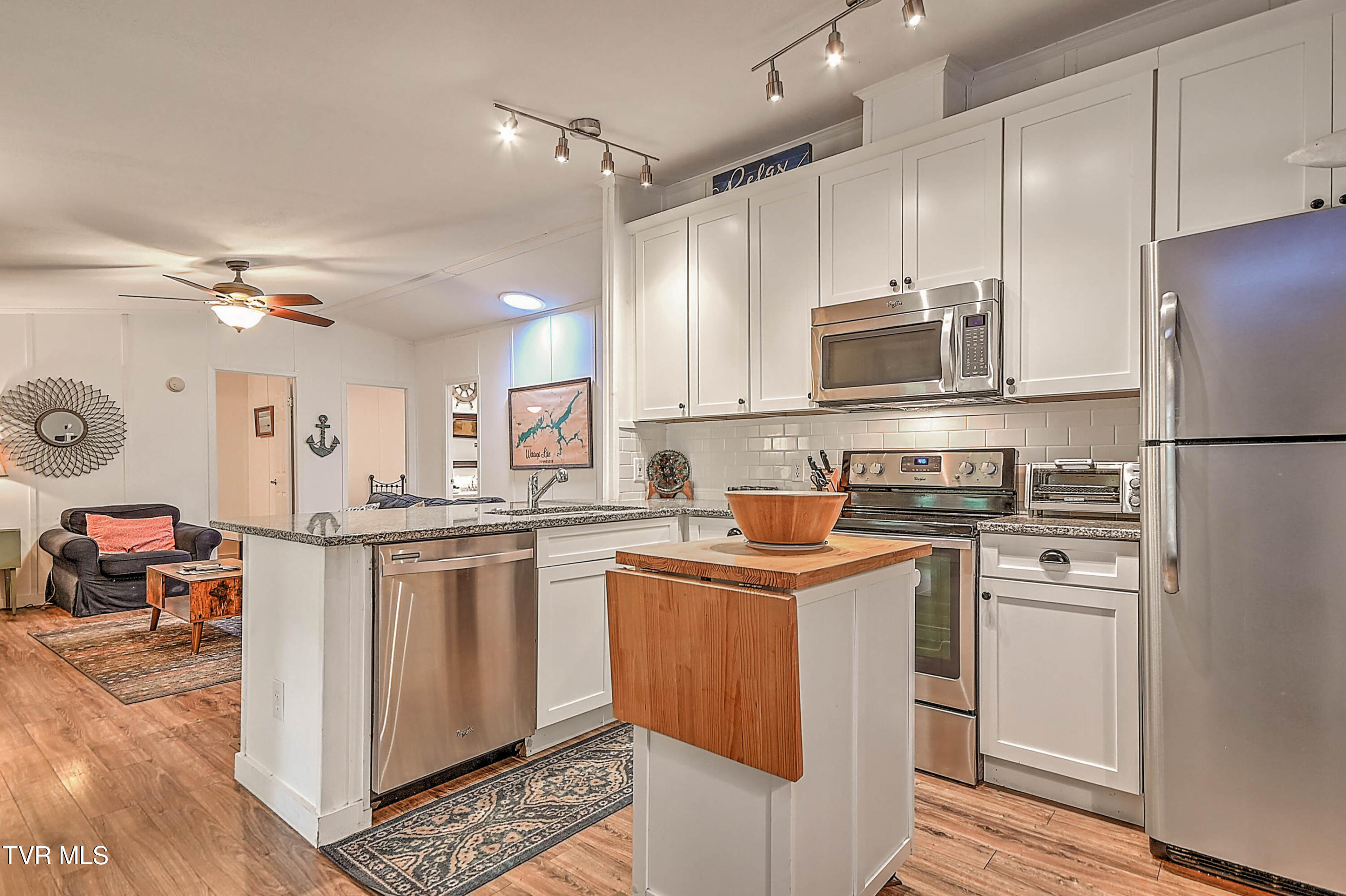 162 Lakeside Drive Butler, TN 37640 - Photo 12 of 45 162 Lakeside DST-15