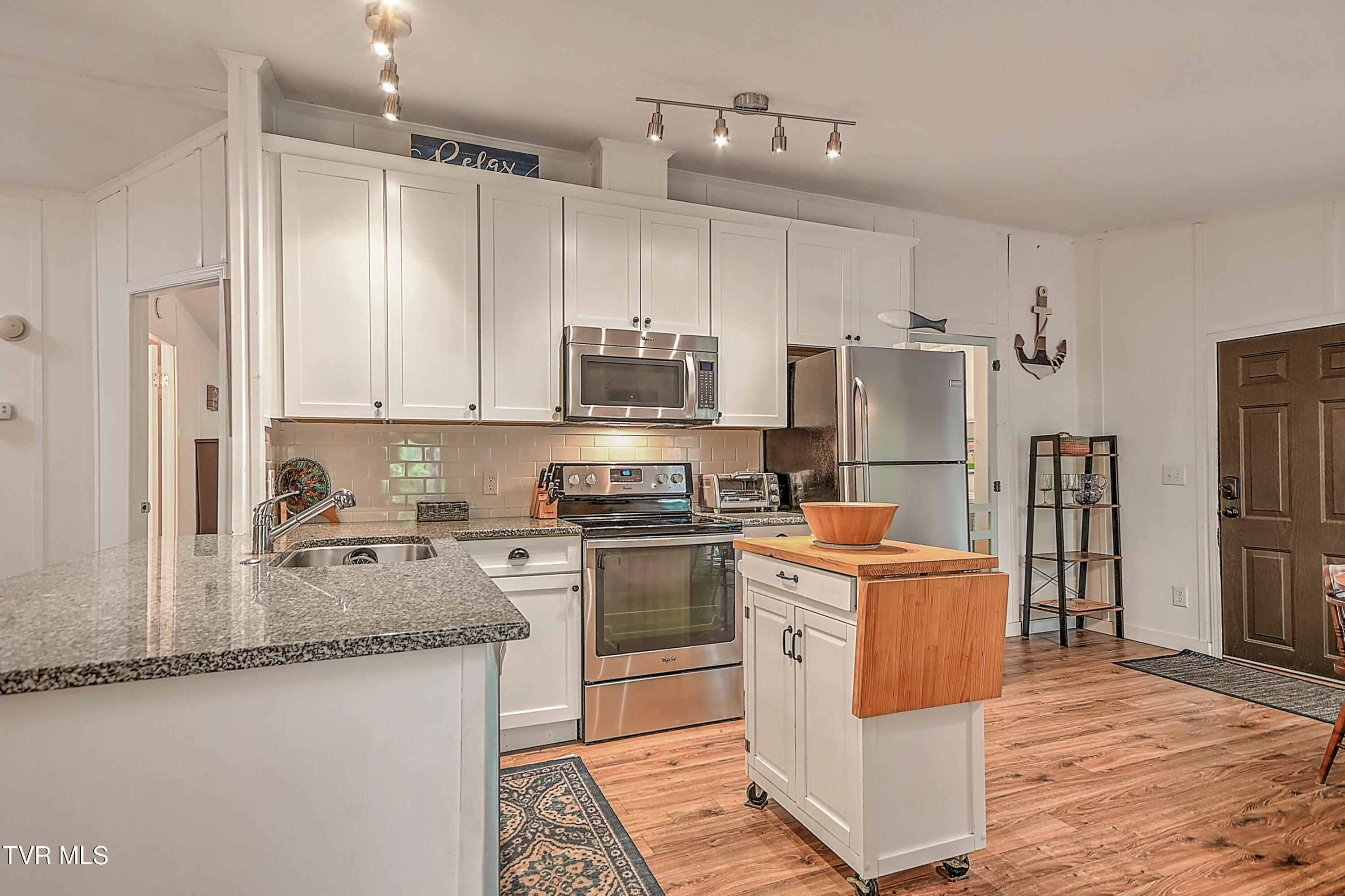 162 Lakeside Drive Butler, TN 37640 - Photo 10 of 45 162 Lakeside DST-13