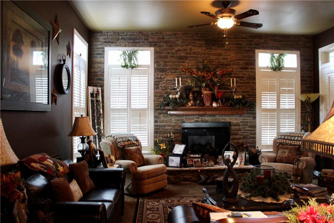 149 Jacoby Run Road Mount Bethel, PA 18343 - Photo 8 of 46 Family Room