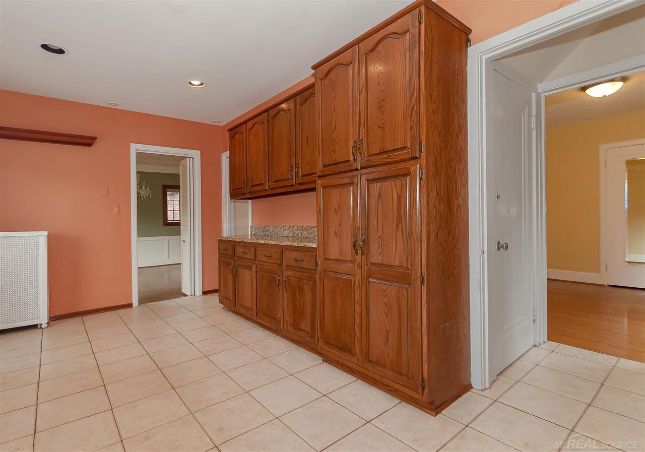 814 Barrington Road Grosse Pointe Park, MI 48230 - Photo 16 of 32