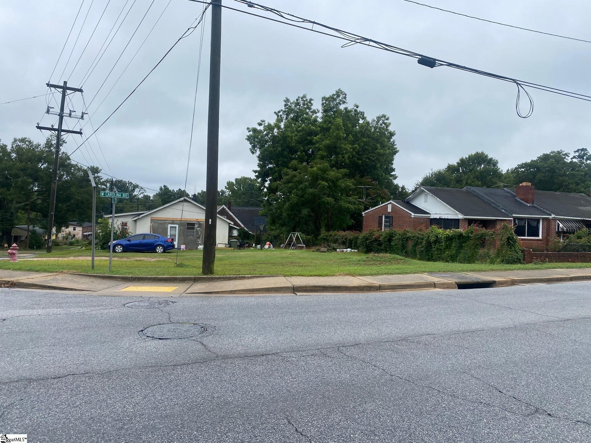 601 West Carolina Avenue Clinton, SC 29325 - Photo 8 of 9