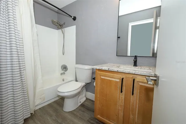 $179,900 | 6070 Westgate Drive, Unit 204, Orlando, FL 32835