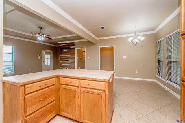 $2,100 | 15069 Creek Drive, Gonzales, LA 70737