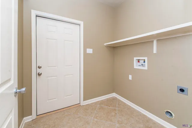 $2,100 | 15069 Creek Drive, Gonzales, LA 70737