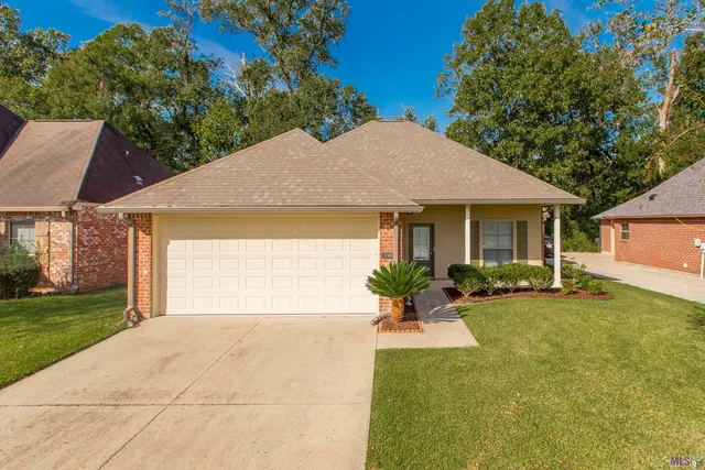 $2,100 | 15069 Creek Drive, Gonzales, LA 70737