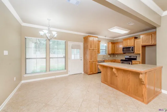 $2,100 | 15069 Creek Drive, Gonzales, LA 70737