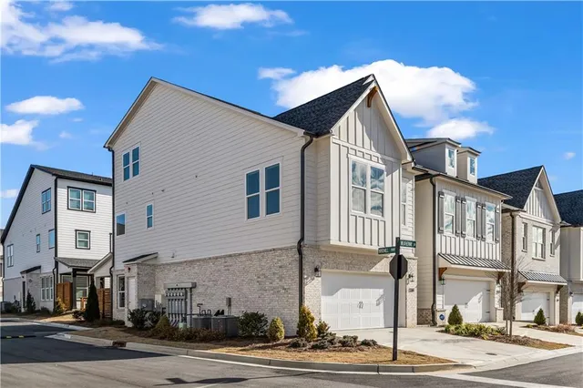 a view of a entryway of the house