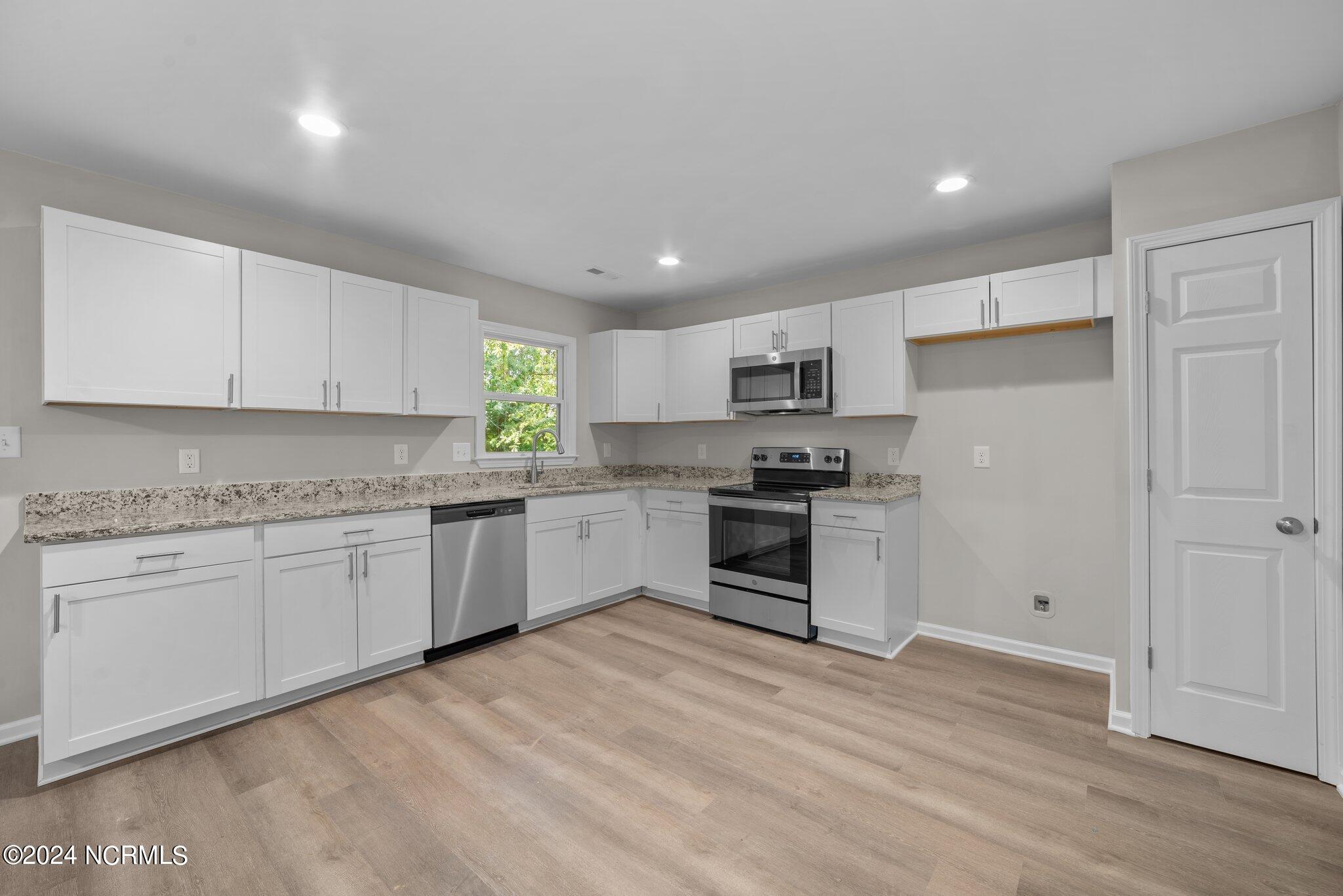 100 Clark Road Bath, NC 27808 - Photo 14 of 31 KITCHEN