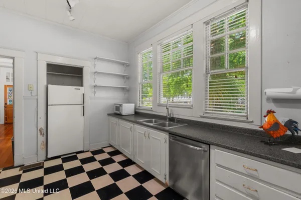 $349,500 | 410 4th Avenue, Hattiesburg, MS 39401