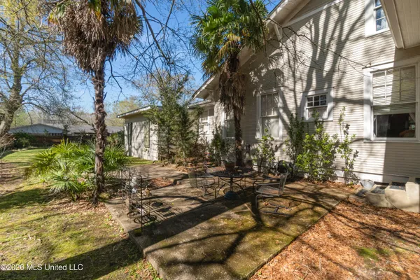 $349,500 | 410 4th Avenue, Hattiesburg, MS 39401