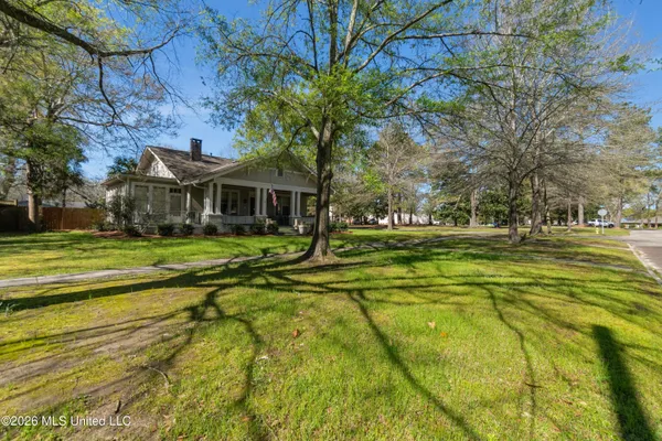 $349,500 | 410 4th Avenue, Hattiesburg, MS 39401