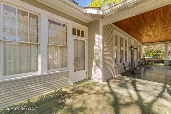 $349,500 | 410 4th Avenue, Hattiesburg, MS 39401